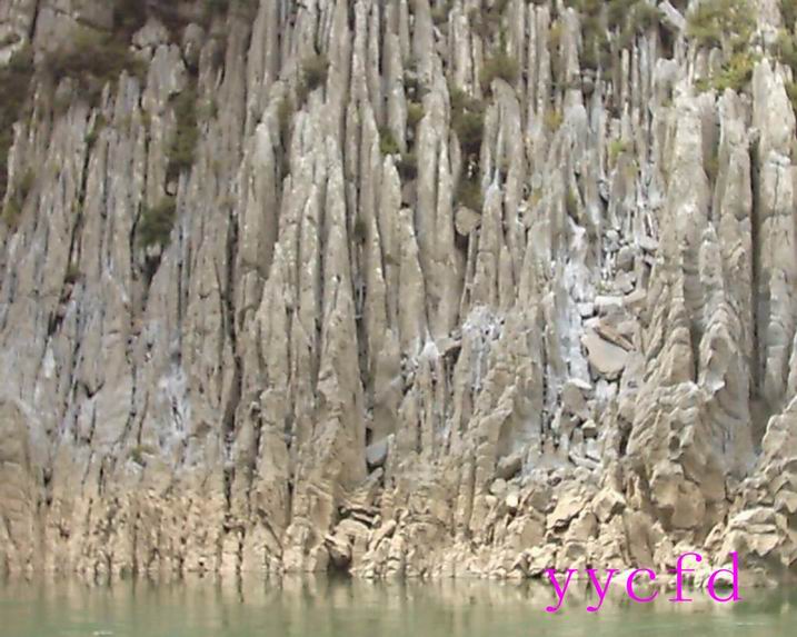 乌江石壁2.JPG