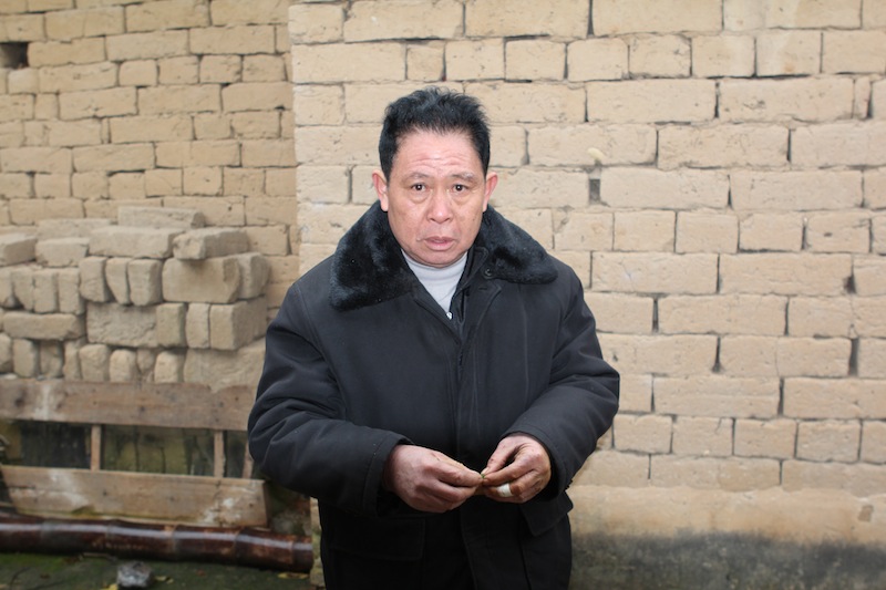 054 杨乃柒爷爷的弟弟，主要靠他资助上学费用。